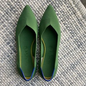 Forest green Rothys in great condition.  Rarely worn!  Make an offer